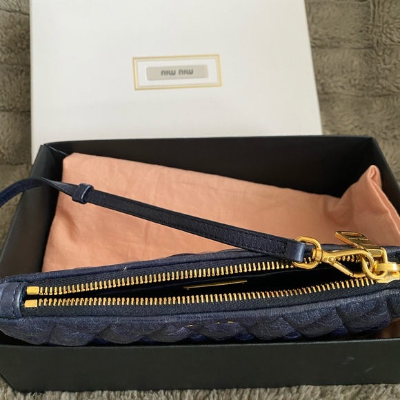 Miu miu pochette/wristlet *AUTHENTIC** - Picture 4 of 13